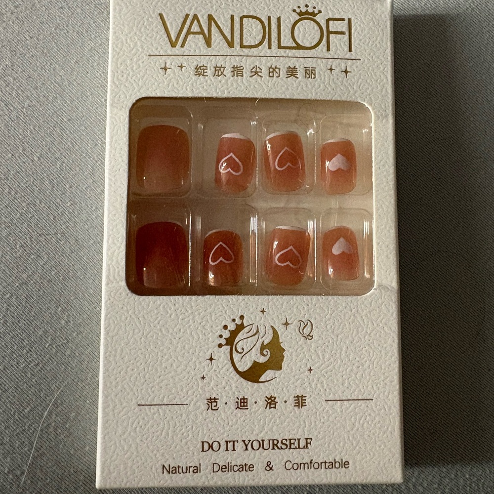 Blush Love Press on Nail Nail Set with Heart Accents valentines nails - Picture 2 of 3